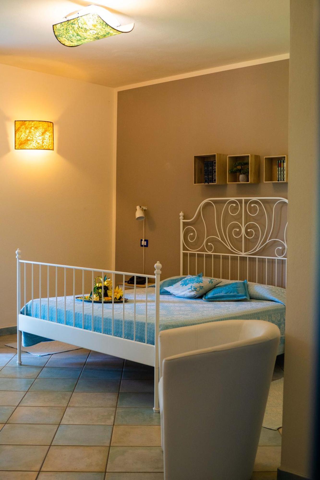 Double Room,1588072793:JPEG